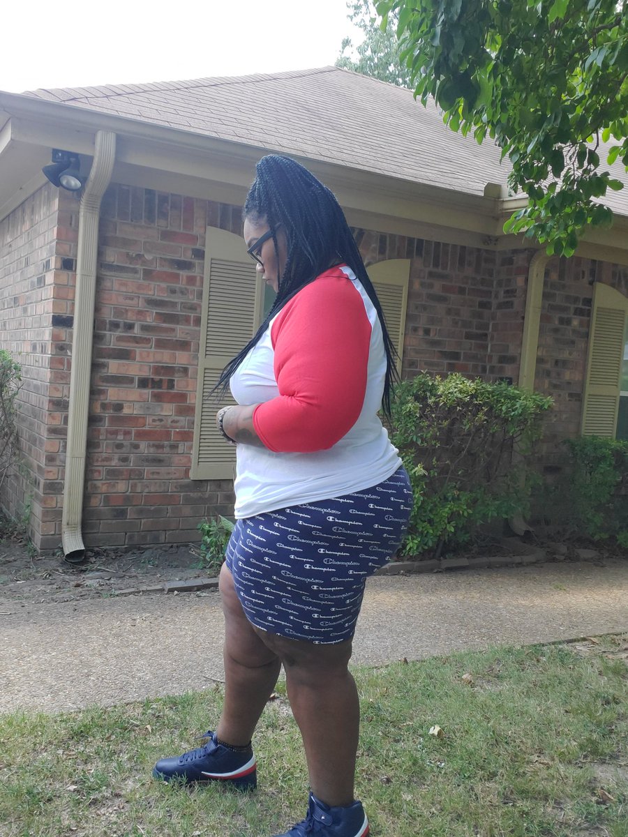 EarthWindFire82's tweet photo. Shoes by @FILAUSA 
Britches by Champion

#BBW #FatKidsRule https://t.co/26QjybeJqd