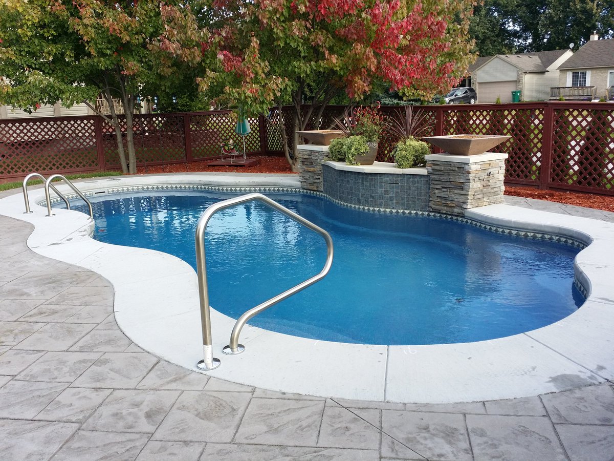 LathamPool's tweet photo. Did you know the estimated maintenance costs for a Fiberglass pool over ten years is less than one-quarter of the cost of a concrete pool? Pictured here is the Laguna Fiberglass shape. #FiberglassFacts
#LathamPool #LathamLifestyle https://t.co/KpIThG9lVU