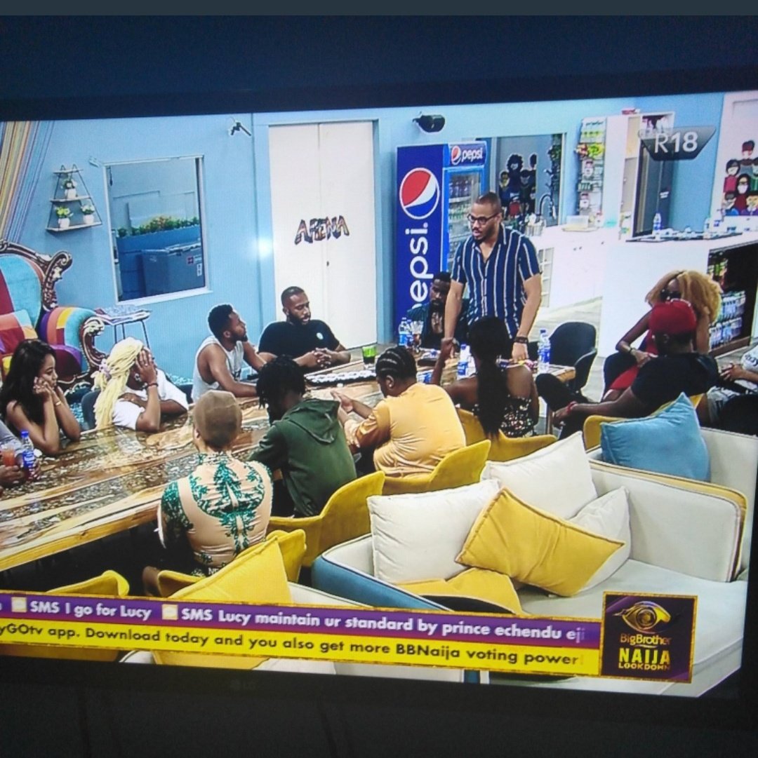 VictorIsrael_'s tweet photo. Small Fight Ozo has already arranged town hall meeting. We don't want peace! We want war! I can't pay so much data for romance contents, we want fight! 

Lucy 20 - Nengi 0

#bbnaija2020 https://t.co/D4VhJaZS1w
