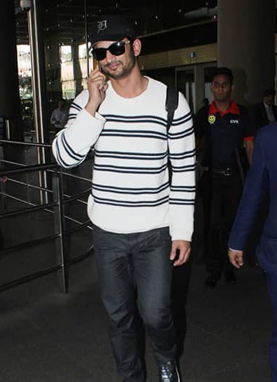 It's not always that easy, but I'll tell you what, it often is . Go for it ~  #SushantSinghRajput  #selfmusing Airport hunk .This thread is for you  @In5iyahA 