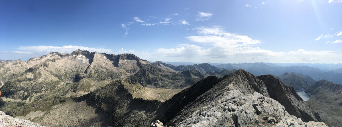 cristinnabel's tweet photo. Dos dies de ruta pels Pirineus, res millor per carregar piles. PN Possets-Maladeta-Llaucet-Ibons-picVallibierna #treballadors #essencials #familia #usestimoinfinit 🌈‼️ https://t.co/NJqs4z3J6t