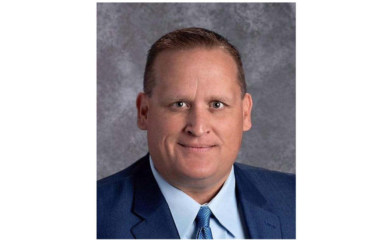 David Freeman, superintendent of schools for the Flour Bluff Independent School District in Texas died from  #COVID. @realDonaldTrump  @GOP  @BetsyDeVosED  https://www.ksat.com/news/local/2020/08/05/south-texas-school-district-superintendent-dies-while-battling-covid-19/