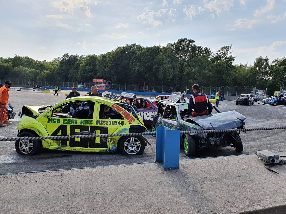 jayhollands99's tweet photo. What a brilliant weekend of racing. Some great action both at @trackstaruk last night and at Aldershot today. #nationalbangers #backtobasicbangers #kingslynn #trackstarracing #aldershot #spedeworthmotorsports https://t.co/jEnmmKuT2p