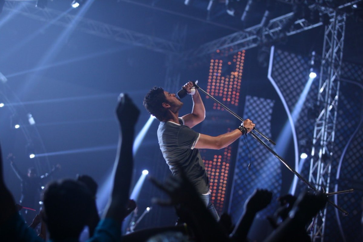 Motion poster Hq pic