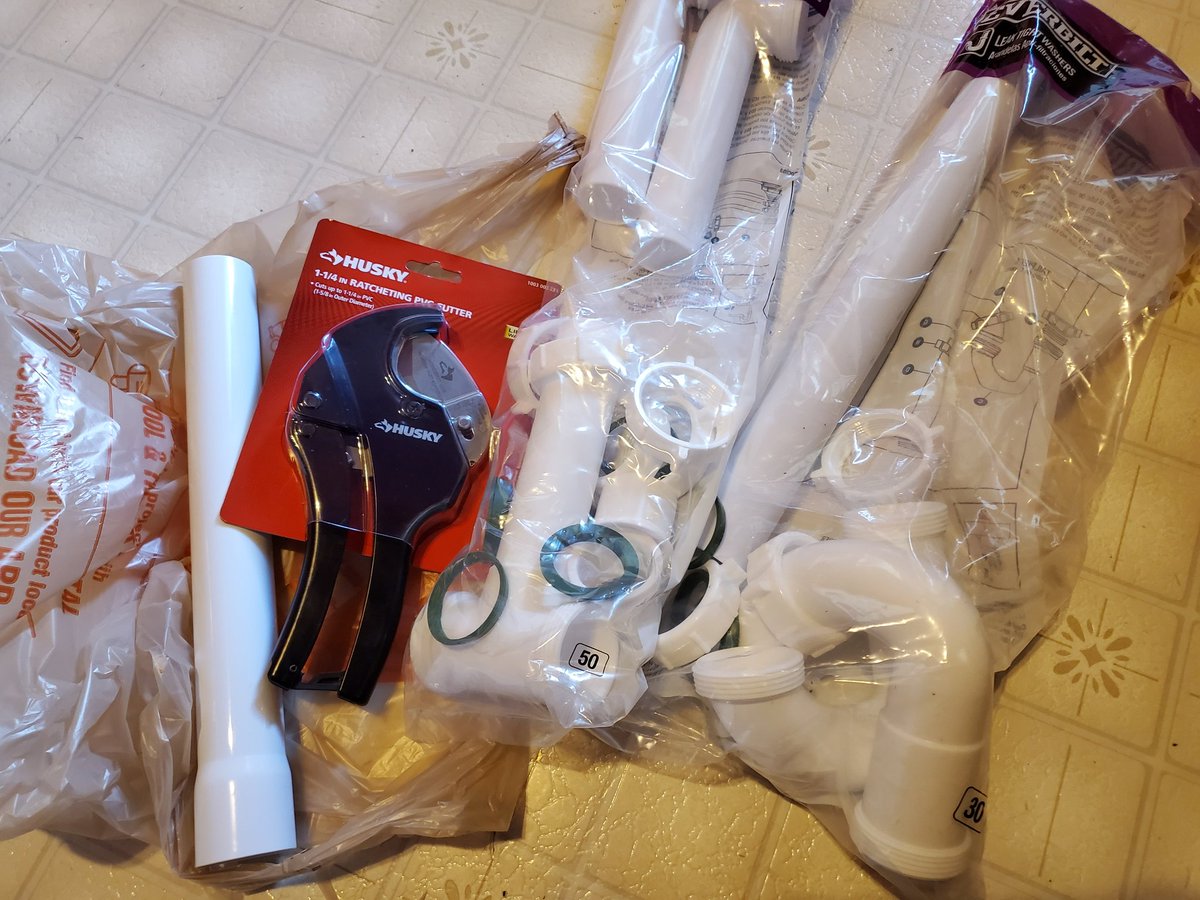 Maemay081012's tweet image. So... 3 things are going to happen.
1. I'm going to accidentally chop a finger off. 😬🤞 hopefully not.
2. I'm going to jack my sink up worse than it is and have to wash the dishes in the tub
3. I'm going to succeed and add plumbing to my resume 😂😂

#SendLuck