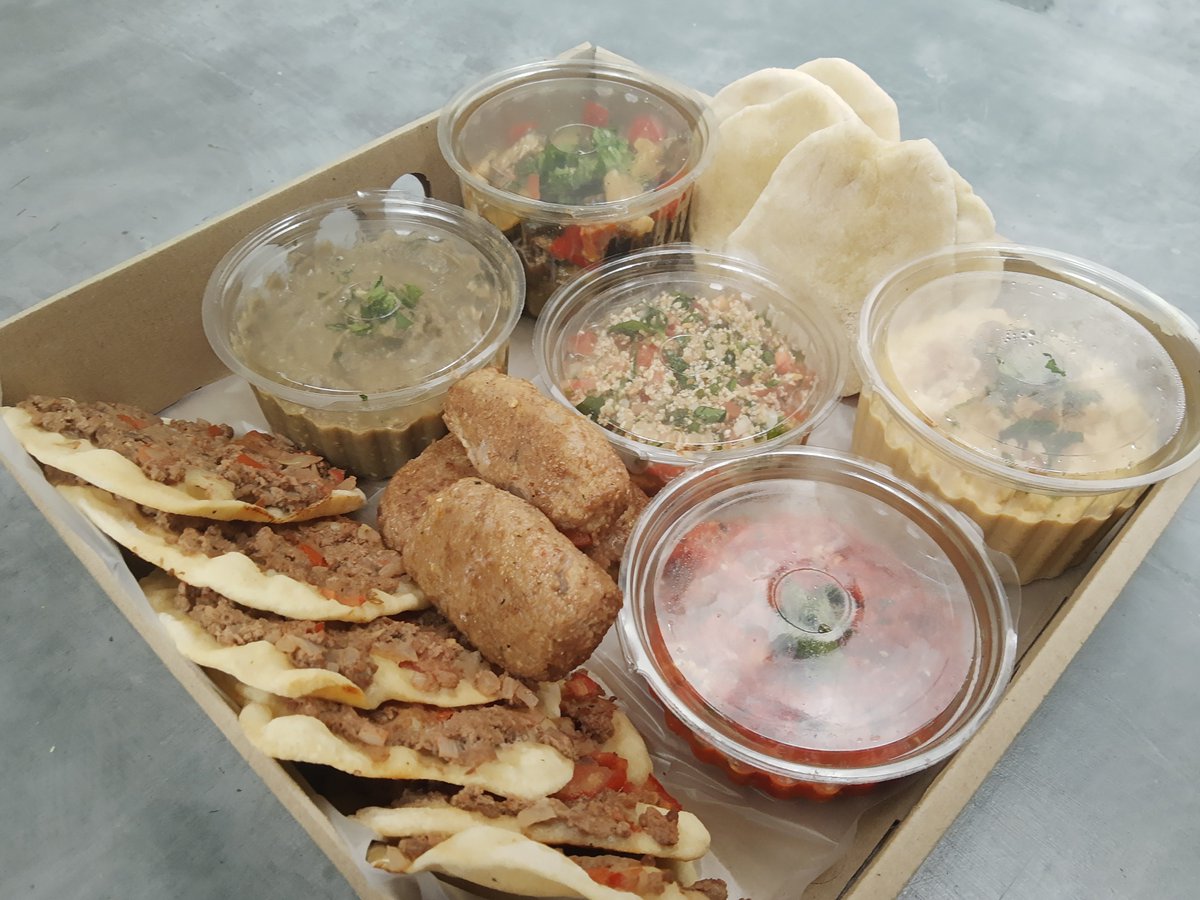 Hola gente Twittwera, cómo quedamos sin trabajo empezamos este empredimiento de picadas Árabes, hace dos semanas! Estás son nuestras picadas especiales para Regalar (y regalarse) me das una mano con un RT? instagram.com/picadas_medio_…