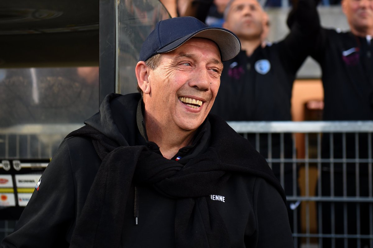 clementcarpet's tweet photo. 🔴⚽️Comme prévu, @paulomcdsousa devrait être remplacé par Jean-Louis Gasset. L'ancien adjoint de Laurent Blanc, notamment aux @girondins (2007-2010), devrait diriger sa première séance ce lundi lors du stage de Saint-Paul-lès-Dax selon nos informations #Bordeaux #Girondins #FCGB https://t.co/VLiP5MoHDl