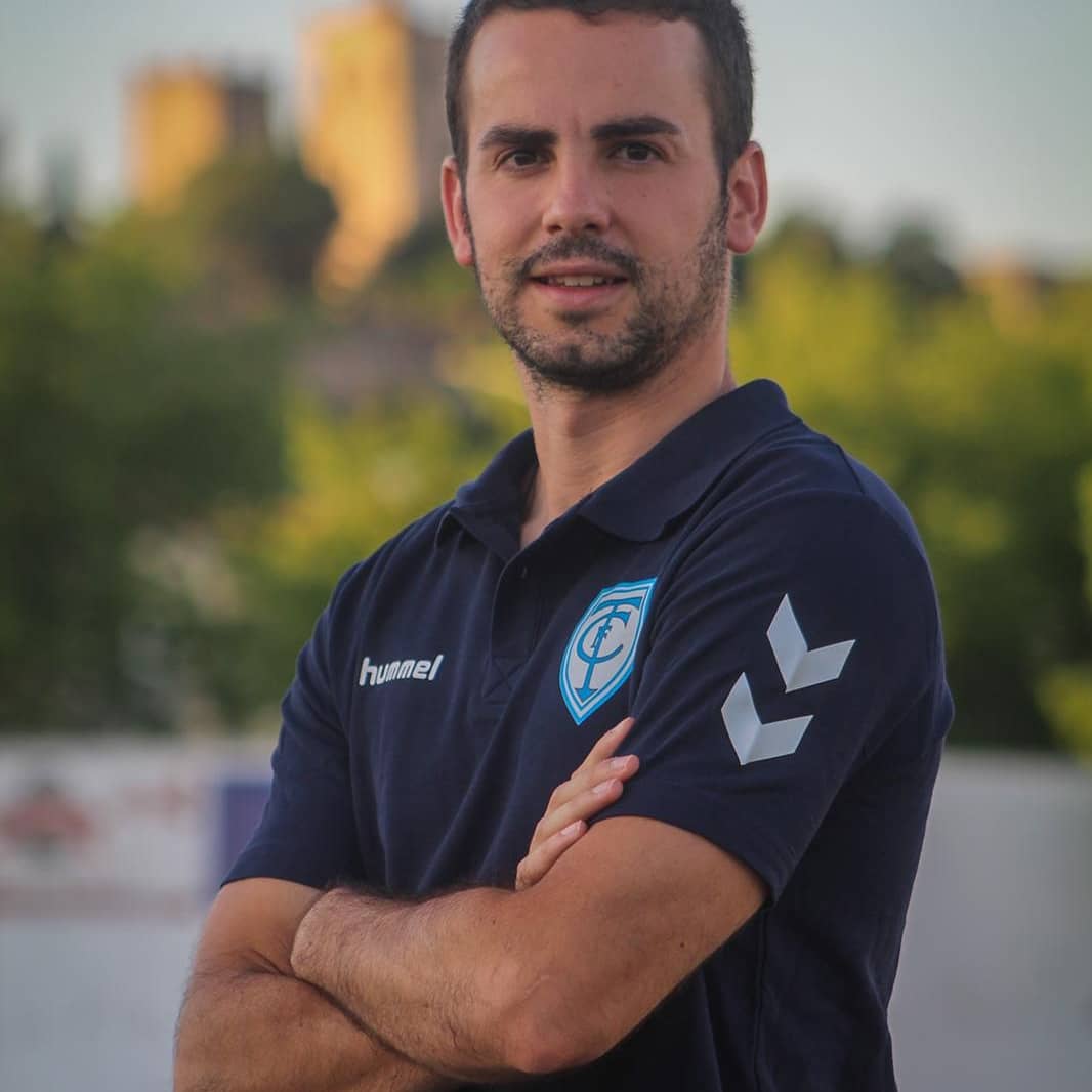 Trujillo_CF's tweet photo. ESTIMADOS TRUJILLANOS Y VECINOS, EL DEPORTE EN NUESTRA ESCUELA CANTERA CONTINUA. ESTA TEMPORADA TENEMOS NUEVA DIRECCIÓN, JORGE ALVARADO Y KIKE CANCHO, DOS GRANDES PERSONAS Y GRANDES PROFESIONALES, MUY PREPARADOS Y COMPROMETIDOS. PRÓXIMAMENTE SE ABRIRÁN LOS PLAZOS DE INSCRIPCIÓN. https://t.co/cmDytXWC54