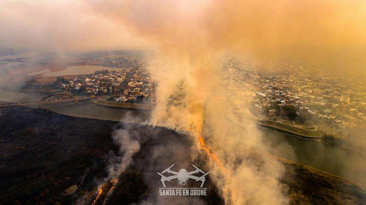 the “air” that the citizens of this region breathe is basically smoke. it’s extremely unhealthy for them. breathing polluted air and generates respiratory and cardiac harmful effects. here are some pics of all the smoke in the city.