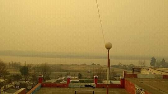 more pics of the smoke. this is in villa constitución, a city of santa fe. this is how they’re living.