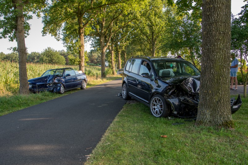 Vier gewonden na aanrijding op de Veldstreek in Zevenhuizen -..