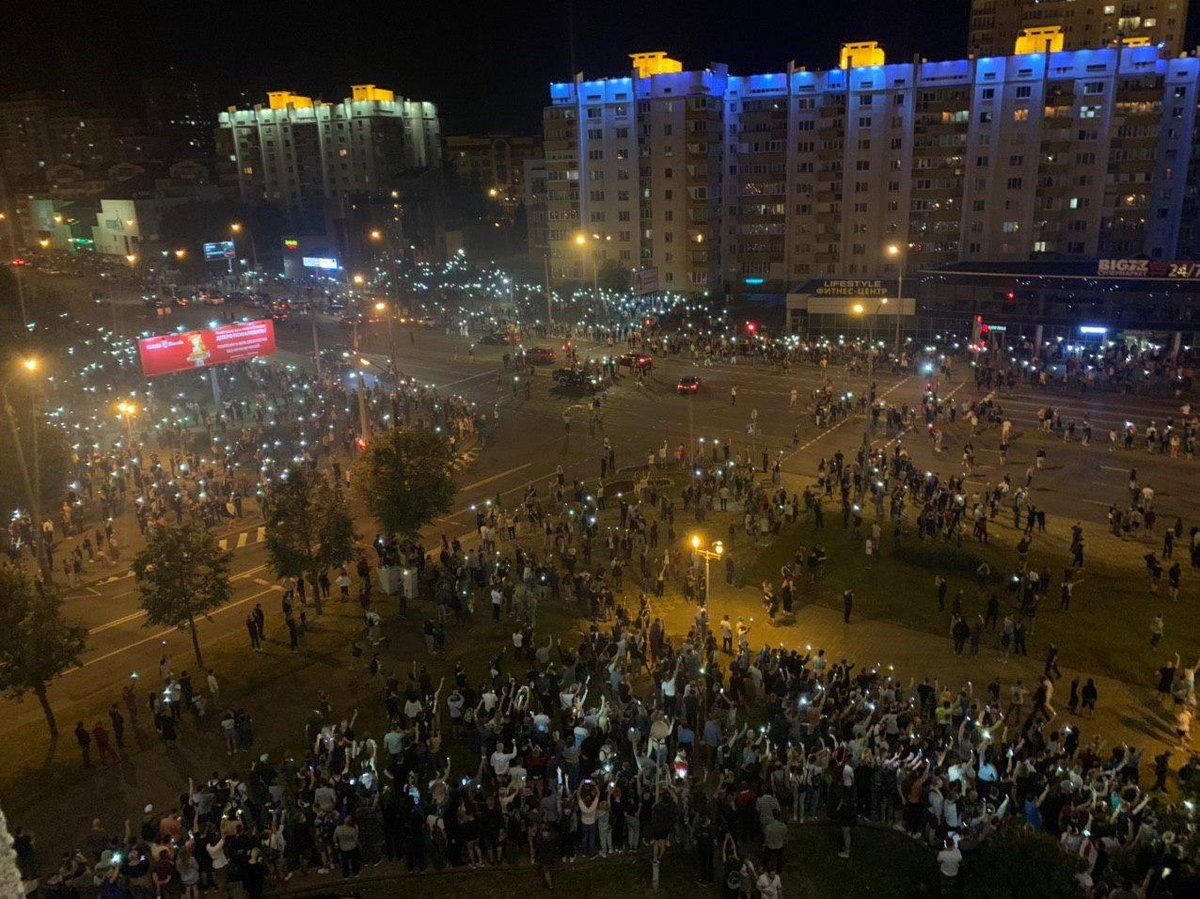 It looks like the whole city protesting today. People are throwing apples into police while the police are throwing explosives. MANY are injured.