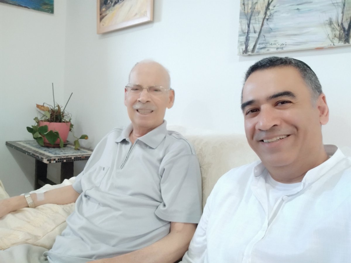 avizarug's tweet photo. ביום חמישיי האחרון, ט''ז אב, אחרי חודשים של סבל קשה מנשוא, החזיר אבא את נשמתו לבורא עולם. אבא אהובנו, תהא נשמתך צרורה בצרור החיים. https://t.co/ZA8gmpIMM4