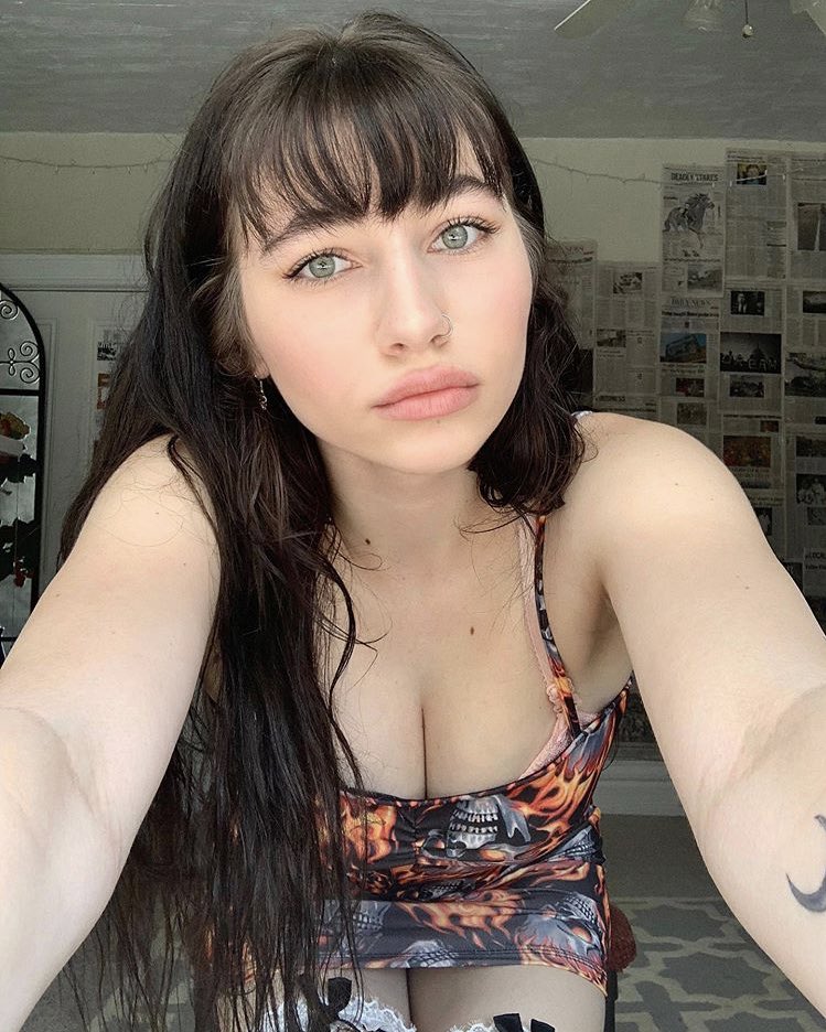 Hey it’s Jess
I’m 19 and single
Bisexual🏳️‍🌈
Ready to fall in love
Let’s be dumb together 
Like/rt for me?