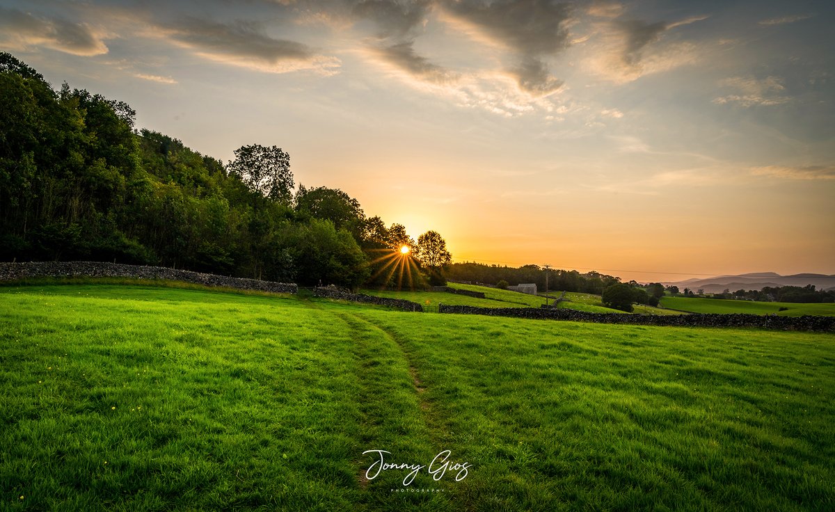 Kendal golf course tonight to capture the sunset. It's good to get out even when you don't want to. Today is over. A fresh new day is around the corner with new opportunities.