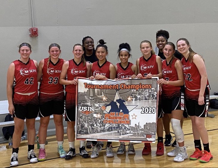 M14Hoops_Girls's tweet photo. More #TeamMXIV championships from this weekend in Indy @USJN #MidAmericaChallenge
Congrats to 15U National 1 and 15U National 2 for bringing home the 🏆
Way to finish the season STRONG! #RepThe14 #15uFinals #Sweep 🧹💪⛹️♀️ https://t.co/CB4hUgB9MF