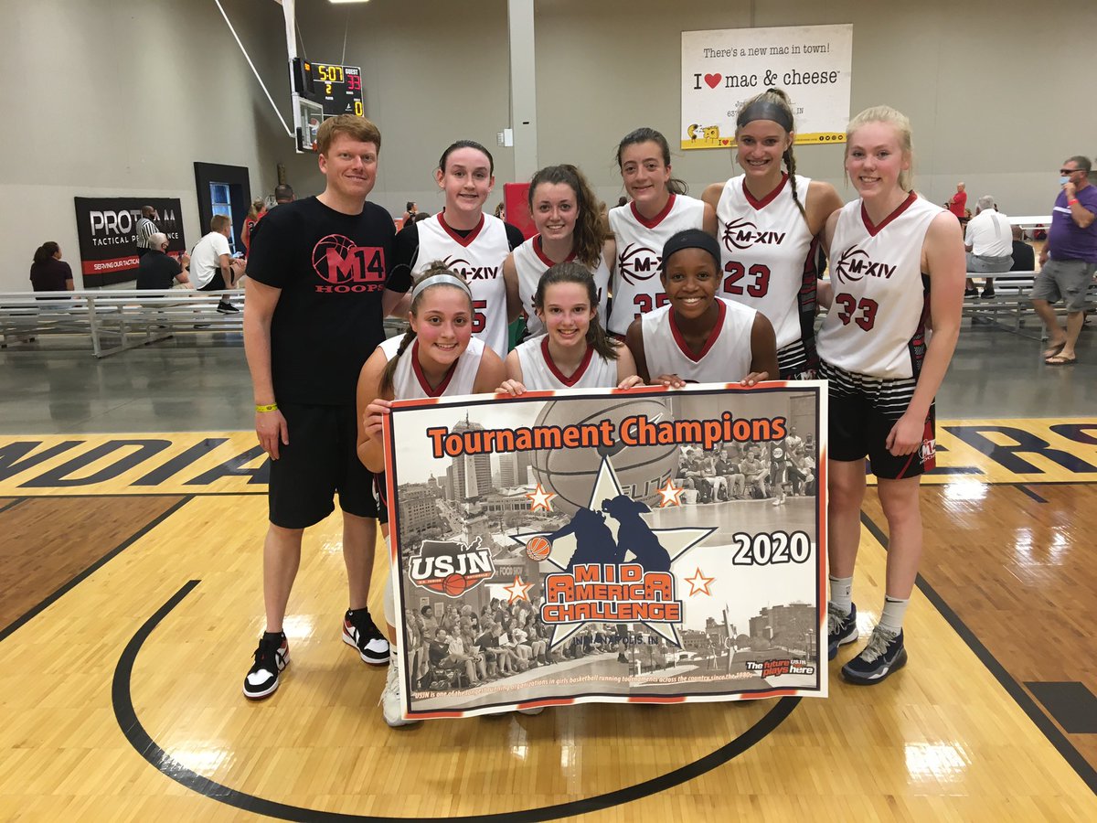 M14Hoops_Girls's tweet photo. More #TeamMXIV championships from this weekend in Indy @USJN #MidAmericaChallenge
Congrats to 15U National 1 and 15U National 2 for bringing home the 🏆
Way to finish the season STRONG! #RepThe14 #15uFinals #Sweep 🧹💪⛹️♀️ https://t.co/CB4hUgB9MF