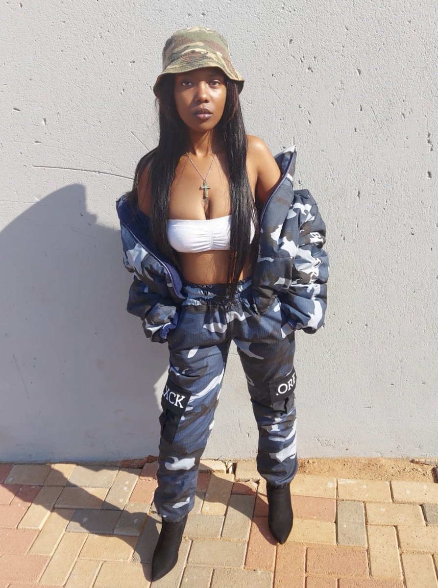 THerealLitorSA's tweet photo. #InfluencerChallenge #Biggi #Tupac @slikouron @SAHipHopMagcoza @PhoSky_Koetelii  For more content check us on https://t.co/ETNLvOlchG 🧥👖🔥🚚 https://t.co/AyVrQc96dC https://t.co/Rws7woK7X0