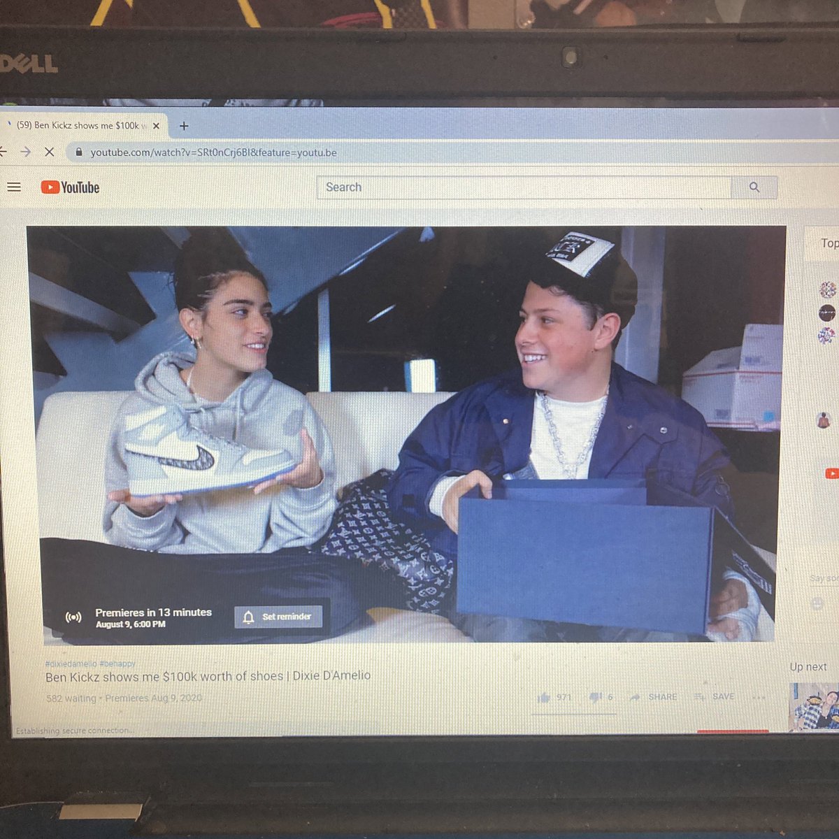 adoringdixie's tweet image. WAITING 😎😎😎 @dixiedamelio