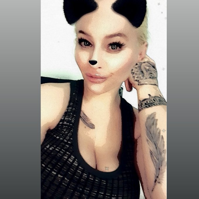 😘 https://t.co/evTr7OK2Hr<a href="/tag/schoolgirl"class="tags"><span>#schoolgirl</span></a>