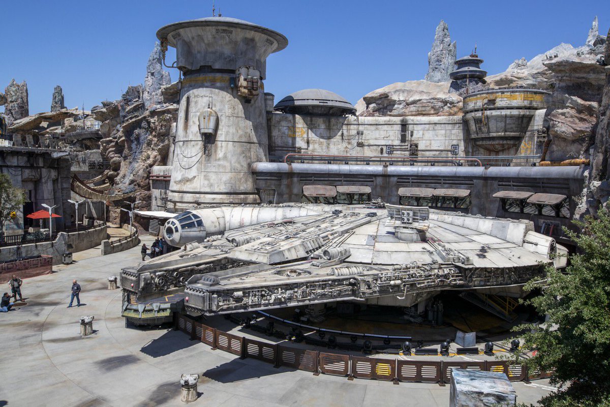 But the biggest one is Batuu aka: Galaxy’s EdgeBatuu was featured in the Thrawn reboot in both CW and Imperial eras and then it was the setting for GE’s release just in time for Tros promoGE is set, time wise, between TLJ and Tros.
