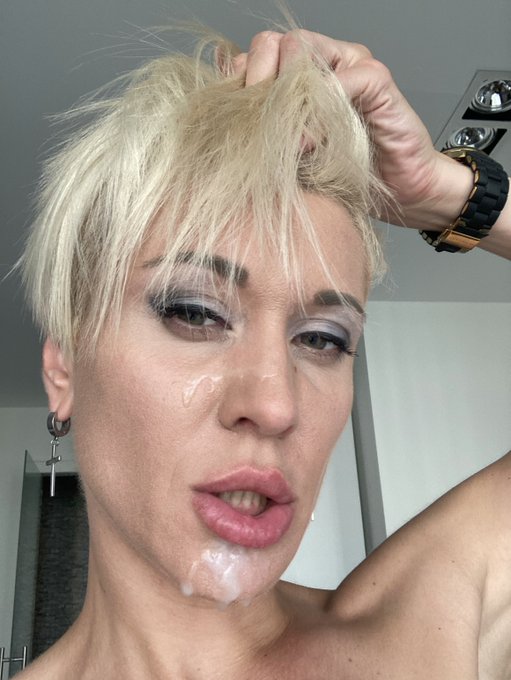 The best lady's dinner ever 😇💦 https://t.co/UfZsEVd4T0<a href="/tag/tittytuesday"class="tags"><span>#tittytuesday</span></a>