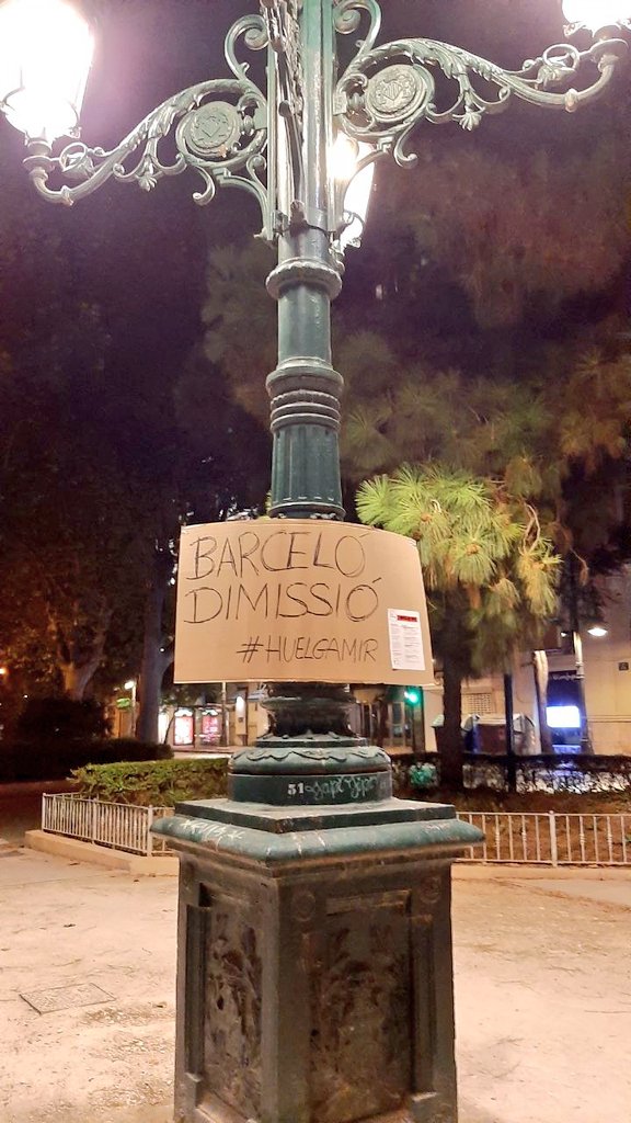 huelgamircv's tweet photo. ⚠️En los hospitales.
⚠️En las puertas de Conselleria.
⚠️En las redes.
⚠️En las calles.
El mensaje llega fuerte y claro: ¡los residentes de Comunidad Valenciana seguimos en #HuelgaMIR! #ConvenioMIRYa #BarcelóDimisión #CarmenLópezDIMISIÓN https://t.co/TCC2tghJZV