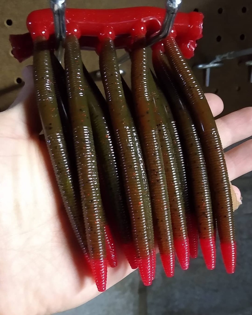 BucksBaits's tweet photo. Shot some scrap I had laying around. Watermelonseed with red flake and a red with red flake core. #BucksBaits #PourYourOwn #DOP #NoFilter #Custom #DeadOn https://t.co/v7Q4RDNqjN