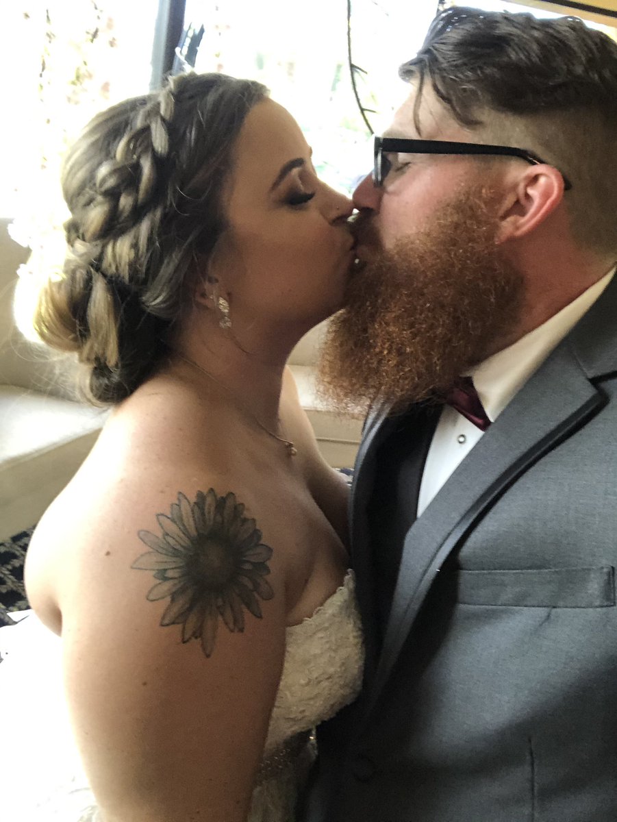 Darcinatorrr's tweet photo. I got super married yesterday 🥰🥰🥰 https://t.co/5Prj4shw0i