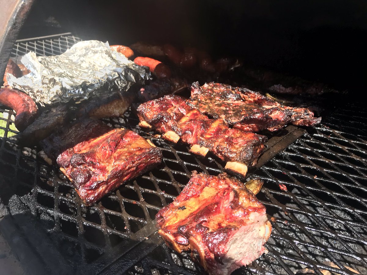 Teejayfonseca's tweet photo. Smoking some meat 🥴 https://t.co/w6addN73Ay