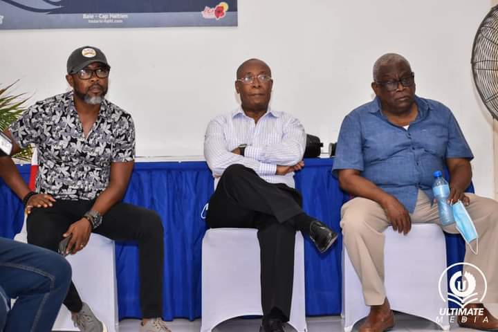 CapNews5's tweet photo. La commission de gestion des 350 ans de la ville de Cap Haïtien a organisé un cocktail de presse en vue d'annoncer les différentes activités de la célébration des 350 ans de la ville et la commémoration des 200 ans de la mort d'Henry Christophe, sous le thème "Vers la Renaissance https://t.co/LOqa3rwaCk