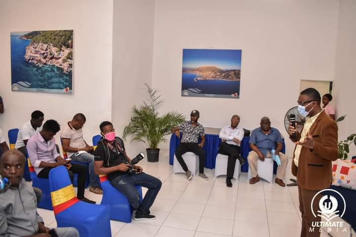 CapNews5's tweet photo. La commission de gestion des 350 ans de la ville de Cap Haïtien a organisé un cocktail de presse en vue d'annoncer les différentes activités de la célébration des 350 ans de la ville et la commémoration des 200 ans de la mort d'Henry Christophe, sous le thème "Vers la Renaissance https://t.co/LOqa3rwaCk
