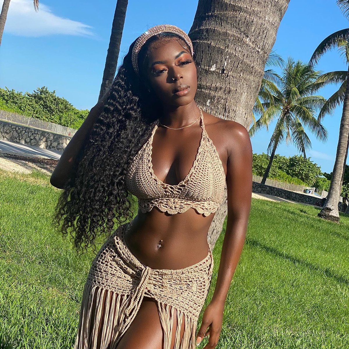 mailaymailovee's tweet photo. Shawty brown &amp; petite, fly and discreet https://t.co/one6RdMww7
