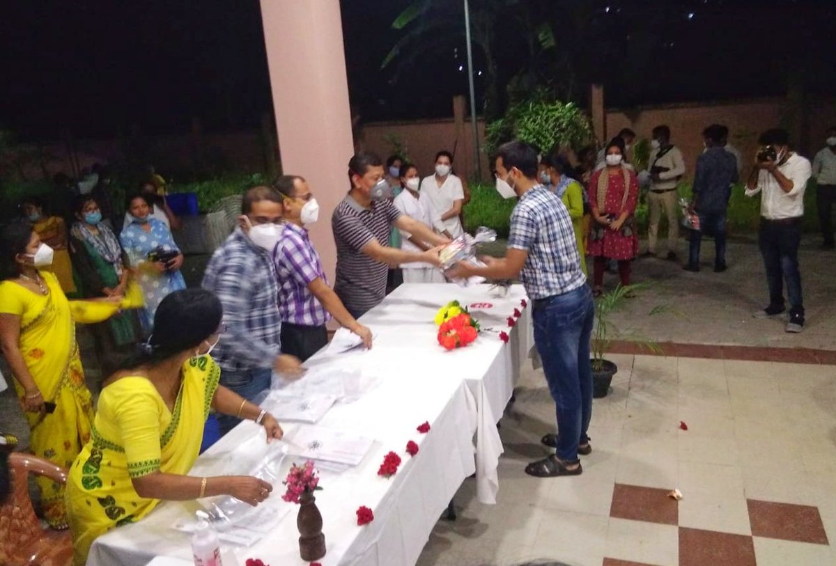 Chandan84094499's tweet photo. Felicitation Program at #Kalapahar #Covid #Hospital of #healthcare personals #Covid_19 #CovidWarriors #health #CoronavirusPandemic #Medical #Assam #COVID19 #COVID19India #motivational #India #Duty #CHO #RHP #Community_Health_Officers https://t.co/EOu3dDIviD