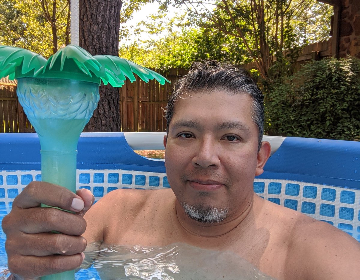 NativeSpinner's tweet image. Had to take a break from the madness #staycation #backyard #cheappool #thelilthings #limearita