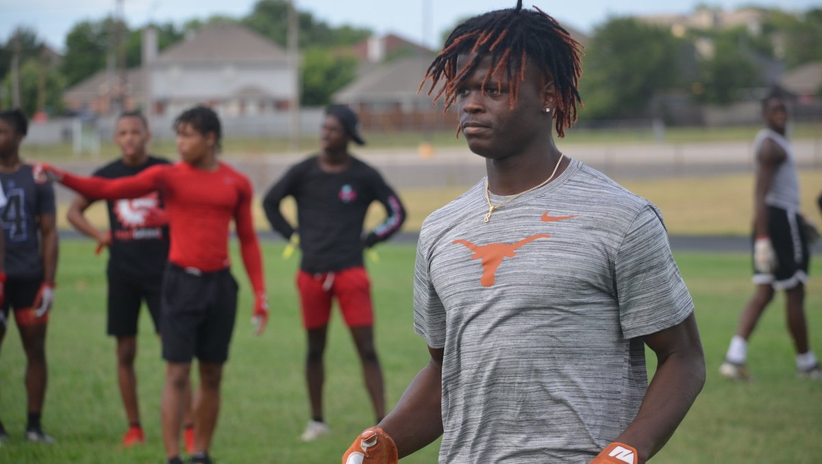 NEW: Texas now sits at 17 commits in the 2021 class. In this week's edition of The Stampede, we look at what the ideal finish would be for Texas and how attainable it is.
#HookEm | https://t.co/slOpfmLcmu https://t.co/rzds98xdn4