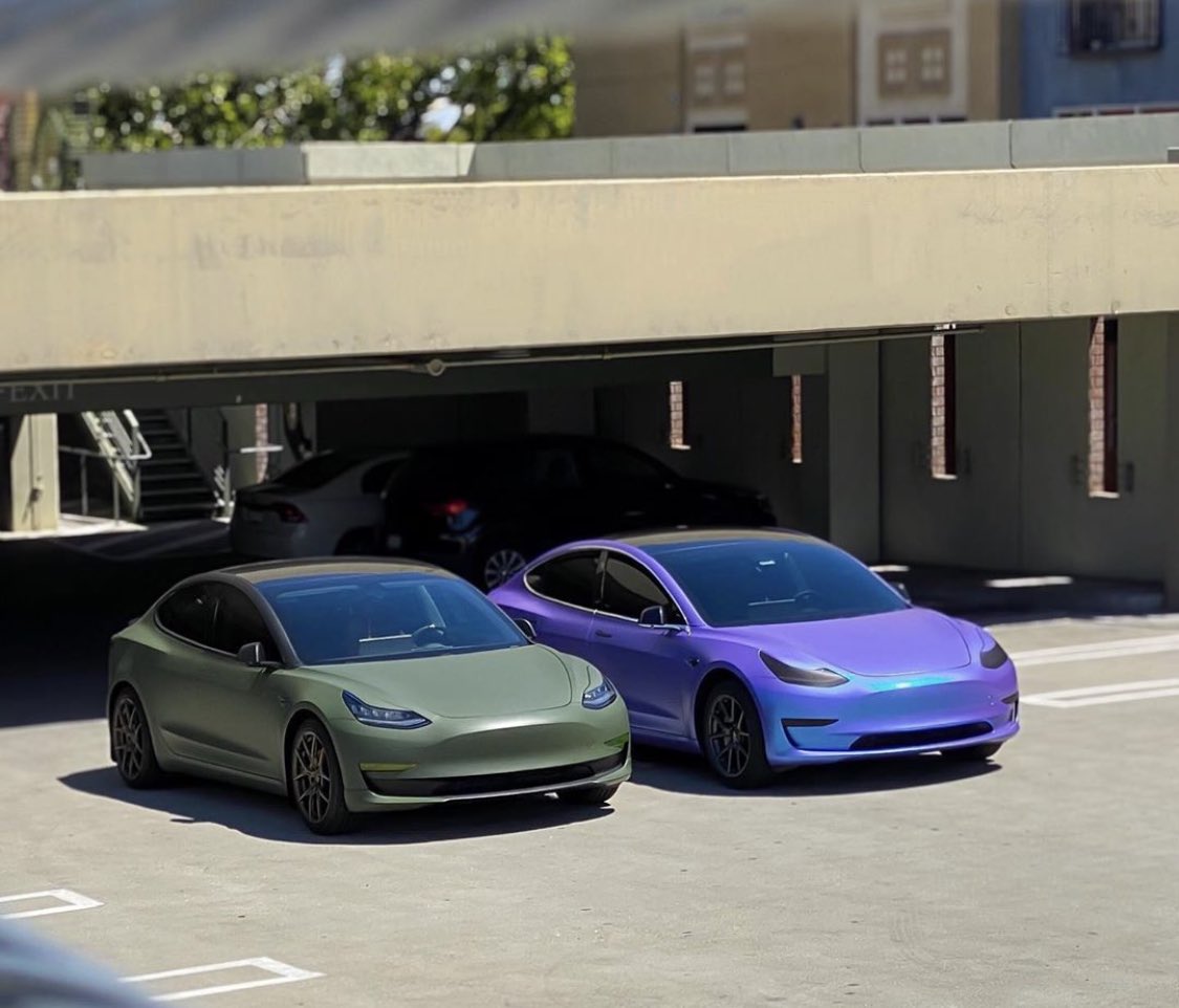 teslaownersSV's tweet photo. Left or right https://t.co/CFexeVwBte