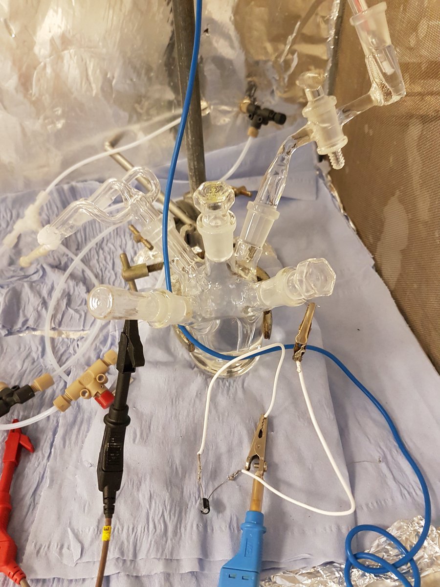 shaineNeuro's tweet photo. #BlackInChemRollCall 
Hey again, 😅 my name is De-Shaine and before I was #BlackInNeuro I was/am #BlackInChem. I graduated with an MSci in Chemistry in 2017 from @unibirmingham . I still use chemistry to make brain probes via photolithography and the fabrication of biosensors. https://t.co/9z7TTNGlfg