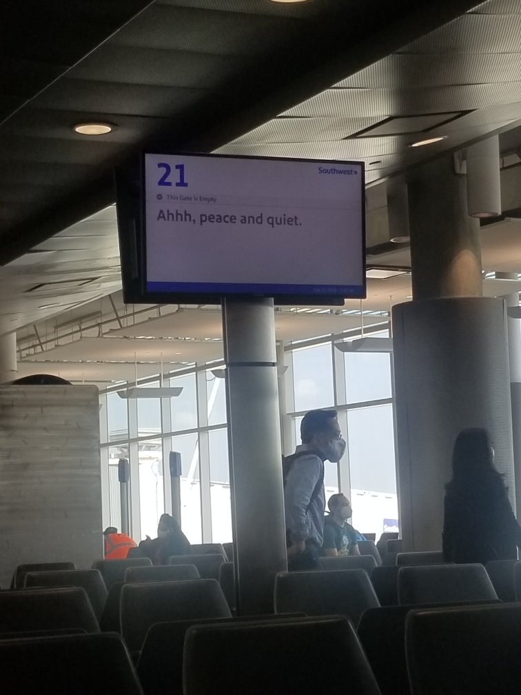 kfoy81's tweet photo. Southwest Airlines 1
Annoying passenger 0
#Justdoingtheirjob #tolove #LUV
@SouthwestAir https://t.co/iTjuM1JULM