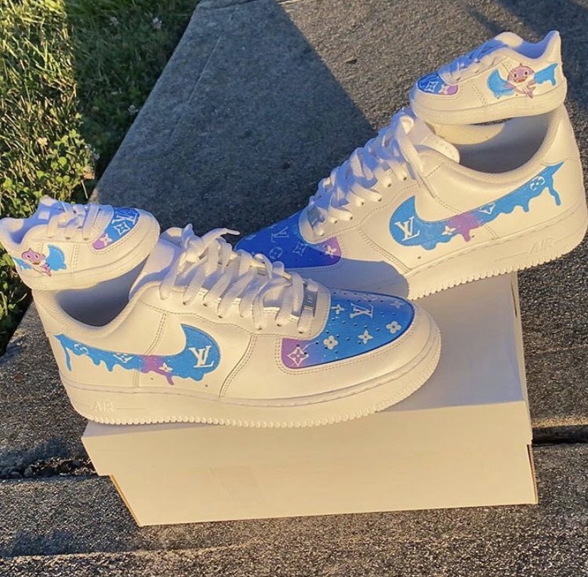 CustomOne_s's tweet image. The big ones cost £25 and the little ones cost 15