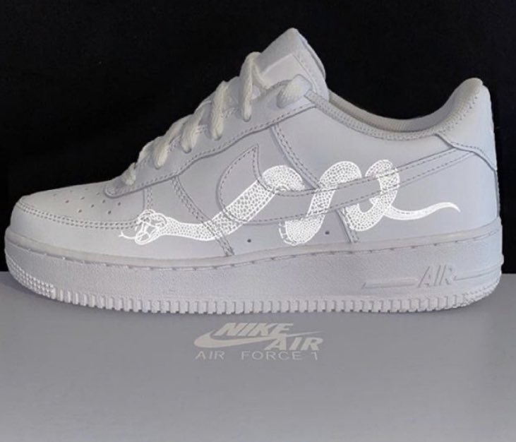 CustomOne_s's tweet image. I finally got the reflective pain it’s the same price but it might take longer because I have to leave it out in the sun