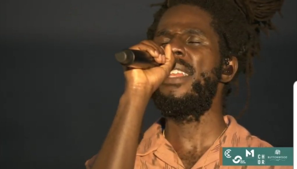 Massive respect to 
👑 @ChronixxMusic 
#ZincFenceRedemption 
For this professional & outstanding live virtual performance 
World class quality 
#Reggae #Music 

'.. Mek dem keep dem dutty #WAP'

🔥🎶🇯🇲
Gwaaaaaan #RootsPercussionist @RootsLewis