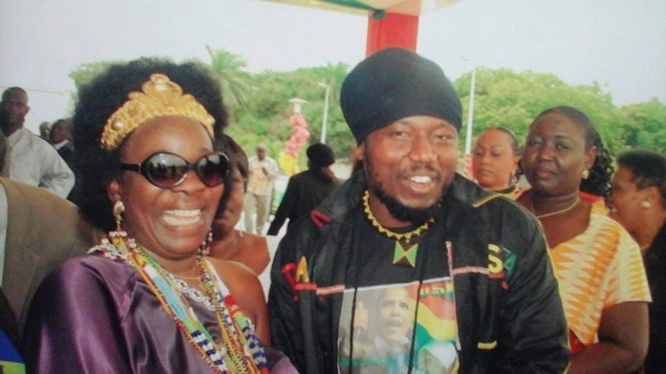 Blakkrasta's tweet image. Me and Nana Nkosuo Hemaa Rita Marley in 2009.Belated happy earth day to Nana Rita Marley. We miss you in Ghana. Please, come home.... @stephenmarley @nanaritamarley @ziggymarley @cedellamarley @bobmarley @damianmarley @MaestroMarley  #MallamTonga #LangaLanga