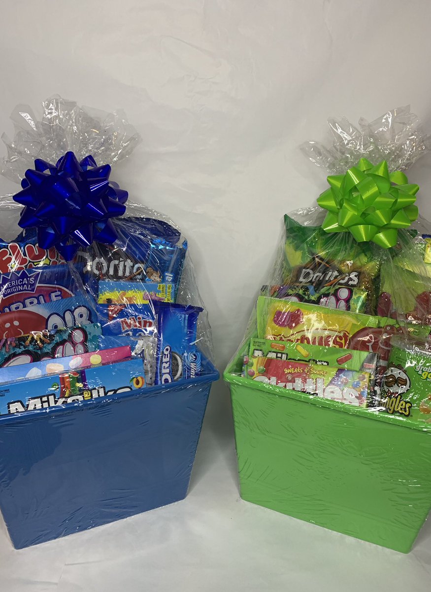 basKetsbyTaeBae's tweet photo. “This will definitely come in candy.”
•
•
Blue: Out of the blue
Green: Lucky to have you
#snackbaskets #candybaskets #sweettooth #red #taebaebaskets #giftbaskets #giftforyou #basketforher #basketforhim #basketforalloccassions #nogiftnoproblem https://t.co/oiT8flHGMv