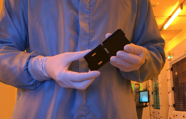 archerxau's tweet photo. Archer (#ASX: $AXE) has successfully built the quantum devices required for initial qubit control measurements as part of its tech development of the 12CQ room-temperature quantum computing qubit processor.

Video: https://t.co/u7SbDzAUG8

Announcment: https://t.co/ds07gyWjLz https://t.co/hoSezP2jOX