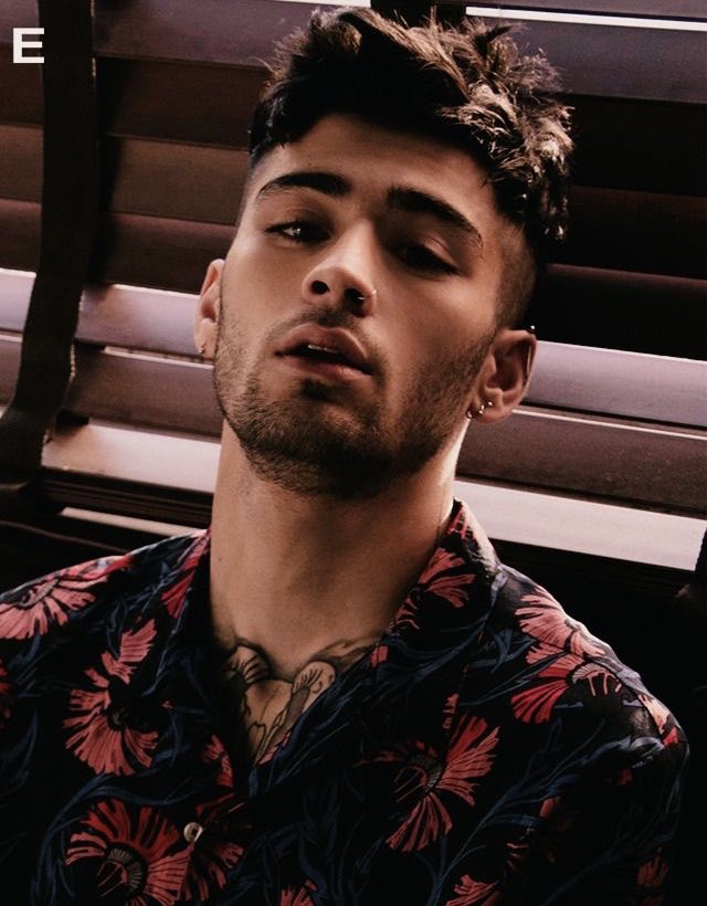 PopMomento's tweet photo. TOP MELHORES CANTORES #MomentoTop50

10 • Zayn Malik https://t.co/Qwa073YMQ1
