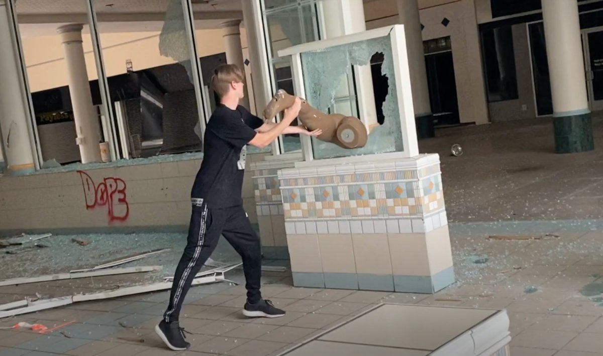 Apparently these Tik Tok stars (of course) got into an abandoned mall in Michigan and just vandalized the shit out of it. That's enough to piss me off, but the sheer arrogance and obnoxious way these people present themselves lacks any dignity.
youtu.be/oSO0NnQwkKk?t=…