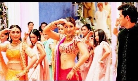 Who else remembers all the songs by heart of this beautiful medley part from #MujhseDostiKaroge ??? 

I can tell which song comes even before the song completes 😁
#obsessed  #18YearsOfMujhseDostiKaroge
#KareenaKapoorKhan #HrithikRoshan #RanaMukherji