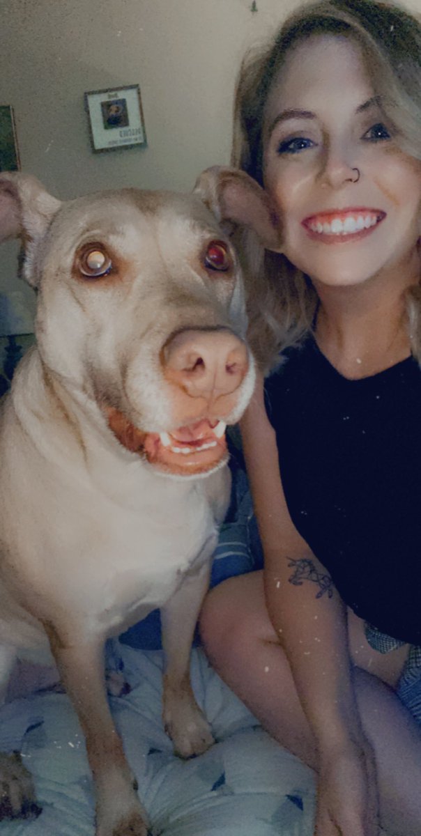 Jammie_woods's tweet photo. I can’t decide on my favorite part of this week. It’s a toss up between talking and laughing in the kitchen with B, selfies and Sunday snuggles with his dog, or the root beer floats! 🤷🏼♀️ #feelingextraloved #rootbeerfloatsarehardtobeat https://t.co/tLsacOJX5c