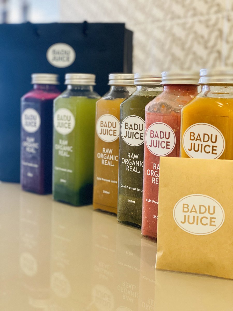 Жингээ хасахын тулд эхлээд гэдсээ маш сайн цэвэрлэх ёстой аж. Юугаар цэвэрлэх вэ гэж маш их судалсан юм. Жүүсний цэвэрлэгээг сонголоо. Усны дусал ч ороогүй цэвэр жимсний  эдгээр 7 бүтээгдэхүүнийг 5 өдөр юу ч идэхгүй уувал эсийн түвшинд цэвэрлэгдэнэ. 
Эхний өдөр 😊👍